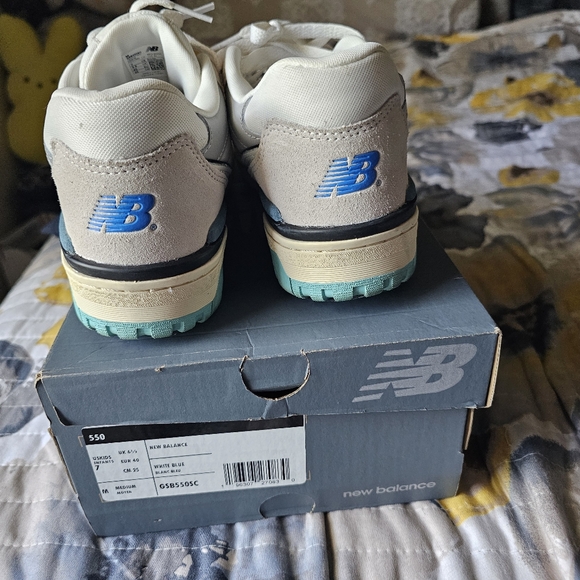 New Balance 550 - Picture 4 of 5